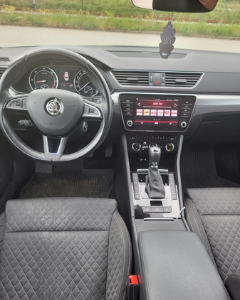 Skoda Superb cena 92000 przebieg: 168000, rok produkcji 2018 z Toruń małe 37
